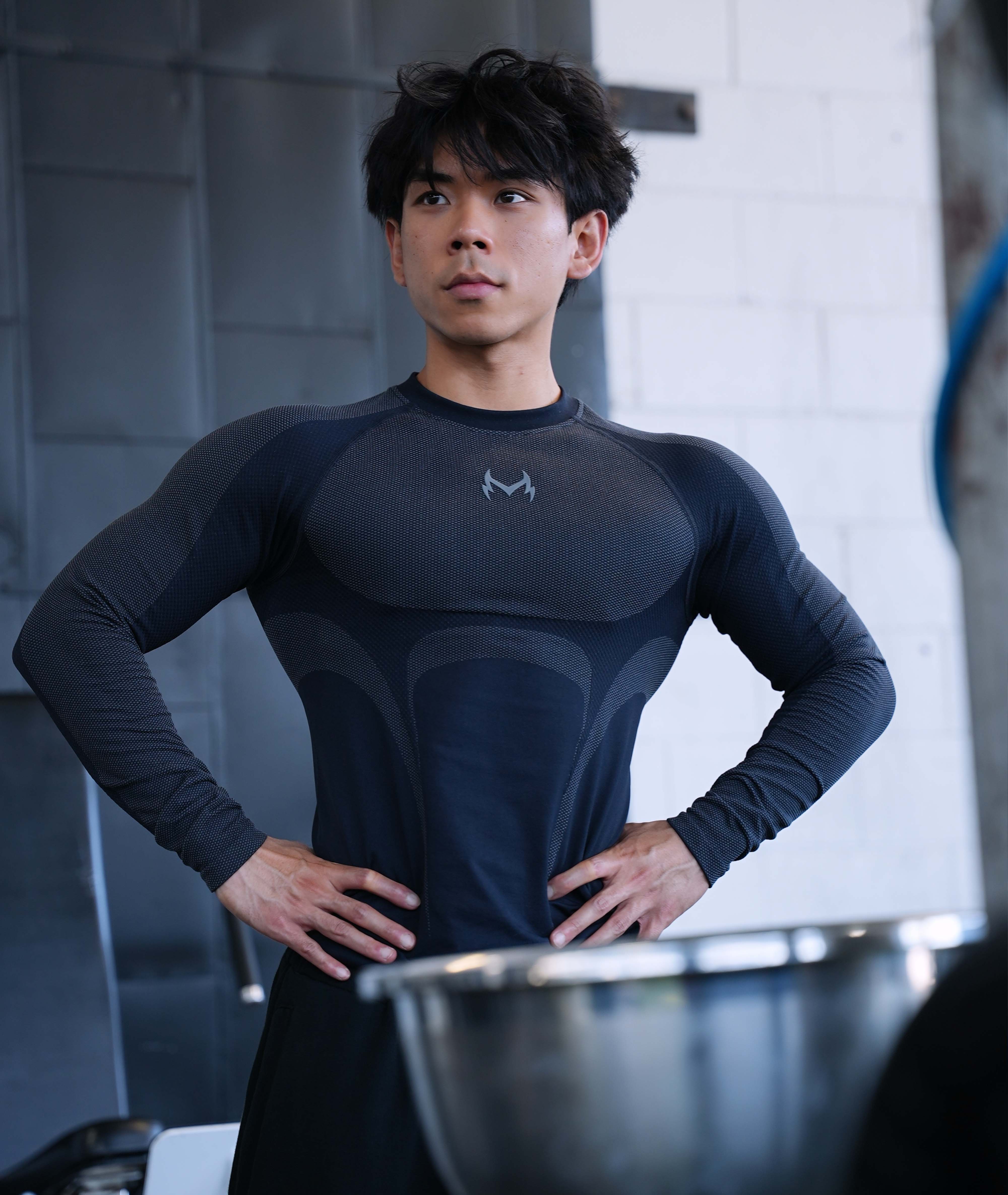 MESH PANEL LONGSLEEVE SLATE 27am着用 Momentum Slate Compression Long Sleeve – Momentum Athletics